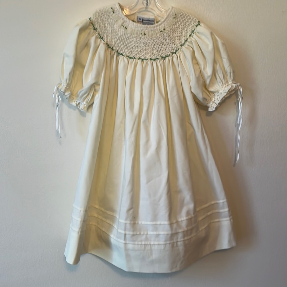 Sweet dreams smocked dress size 3